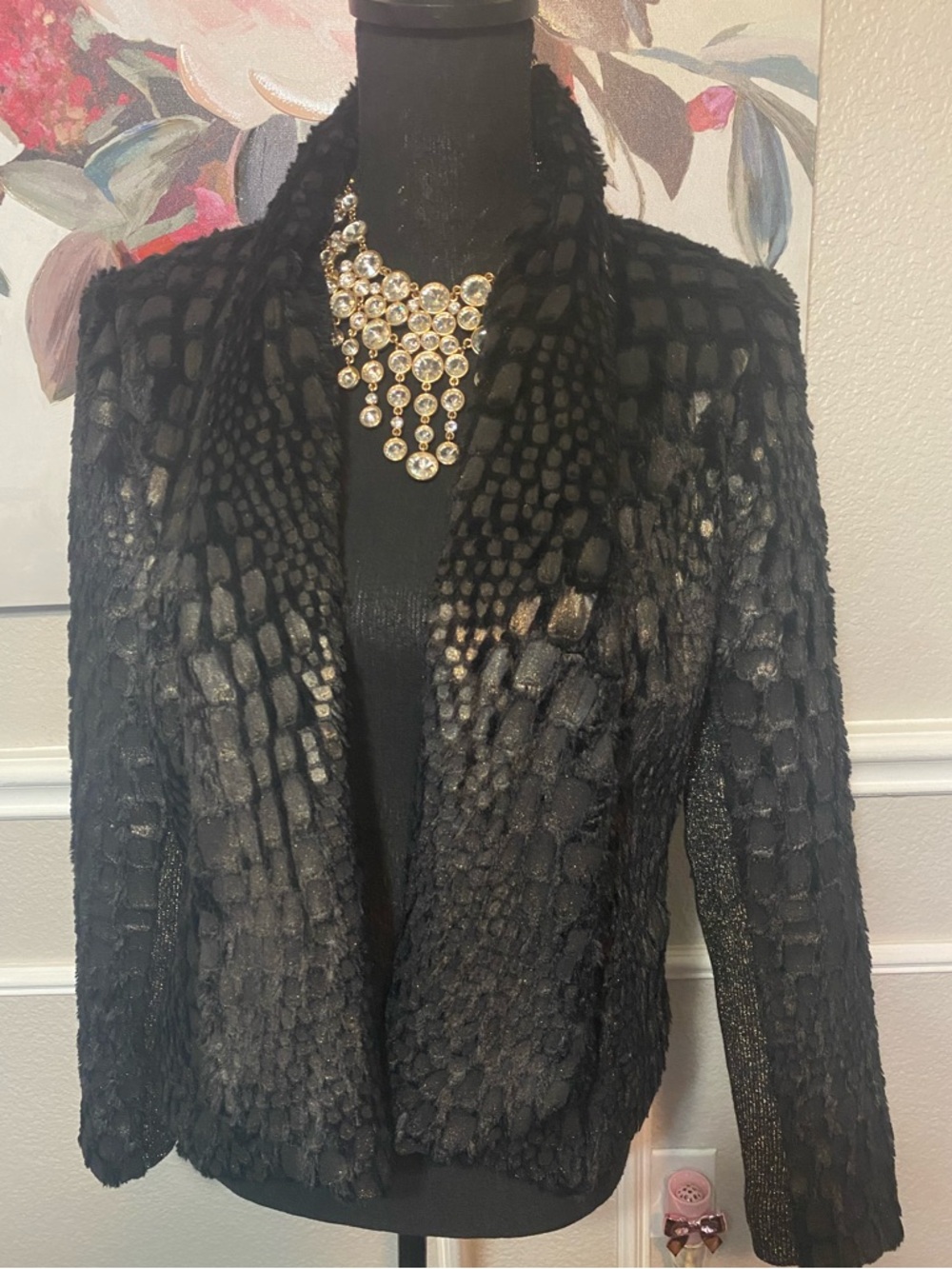 Textured Black Cropped Jacket - Picture 6 of 16